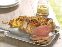 Gigot d'agneau de Pâques à la moutarde