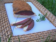 Magret de canard séché maison en croûte d'épices aborigènes