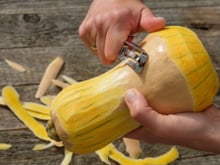 Butternut, potimarron, éplucher une courge ne sera plus difficile, après avoir appris cette astuce de chef