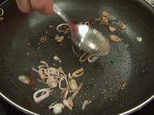 Réaliser une sauce par déglaçage