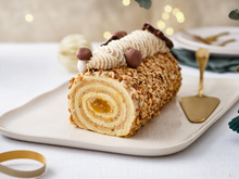 “J’ai décidé de renouer avec la tradition” : Laurent Mariotte livre sa recette de bûche roulée aux marrons pour Noël