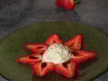 Fraises au vinaigre balsamique et sa glace wasabi