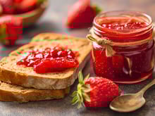 “Excellente recette !” : testez notre délicieuse recette de confiture de fraise avec un ingrédient qui fait la différence