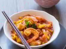 Crevettes sauce aigre douce au ketchup et à la mangue