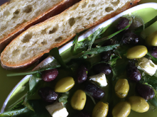 Verdure & petits chèvres aux pains d'olives