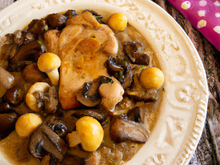 Chapon aux marrons et aux champignons