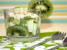 Salade acidulée de crabe, kiwi, et avocat