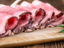 Rappel produit : ces tranches de rôti de bœuf vendues dans toute la France ne doivent pas être consommées