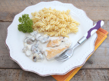Escalope de poulet aux champignons et à la crème