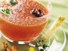 Une délicieuse soupe froide et savoureuse pour les apéros et repas d'été