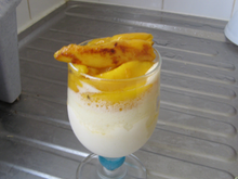 Chaud-froid, mangues poêlées sur vacherin au limoncello.