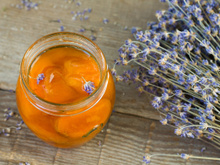 Compote d'abricots à la lavande