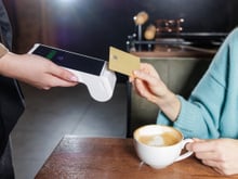 Bien que totalement légale cette nouvelle pratique au restaurant met les clients très mal à chez les clients