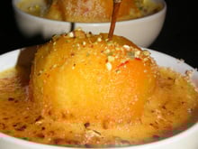 Pommes pochées et sa crème au safran