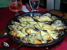 Moules gratinées à la moutarde