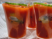 Gaspacho frais aux dés de saumon et cabillaud de Norvège