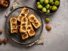 “Croustillant à l’extérieur, moelleux à l’intérieur” : Cyril Lignac vous propose un financier aux figues à tomber !