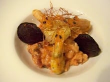 Risotto à la betterave  St Jacques et gambas snackées et croustillants de betterave