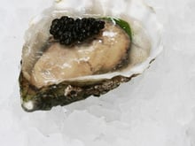 Huîtres aux Champagne et au caviar