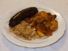 Pomme Pompidou flambée au calvados accompagné de son boudin noir et sa compotée d'oignons