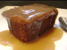 Pain d'épice à la citrouille et sauce au caramel