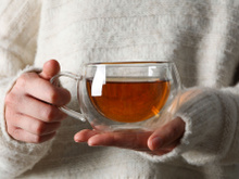 Voici l’ingrédient que l’on devrait toujours ajouter à son thé vert pour en multiplier les bienfaits !