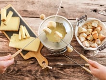 Voyagez en Savoie Mont Blanc et régalez vous avec nos 10 recettes généreuses, authentiques et réconfortantes !