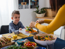 Tous nos conseils pour équilibrer chaque repas selon l’âge des enfants