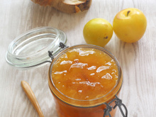 Confiture de prunes aux épices