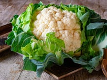 Ne jetez plus vos feuilles de chou-fleur, vous pouvez les transformer en un plat gourmand et économique