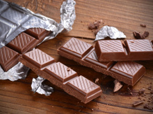 Mettre le chocolat au réfrigérateur quand il fait chaud : bonne ou mauvaise idée ?