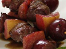 Brochettes de magrets aux fruits