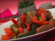 Porc sauté aux poivrons et aux courgettes