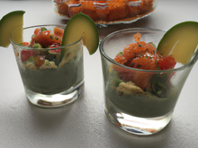 Verrines au guacamole et au saumon