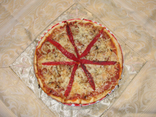 Pizza oignons et poivron rouge