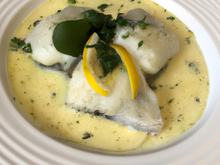 Sole de petit bateau au beurre citron, poireaux, truffes « sauce œuf coque »