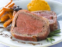 Rôti de bœuf surprise et son duo de carottes à la cannelle