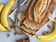 “J'ai essayé plusieurs recettes de banana bread et pour moi celle-ci est la meilleure” : notre recette notée 4.9/5 par nos lecteurs vous garantit de vous régaler !