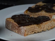 Tartine à la truffe et son pain de campagne