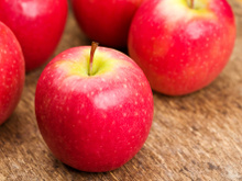 Des pommes Pink Lady étiquetées comme 'origine France' viennent en réalité du Chili