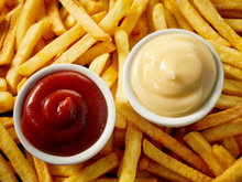 Ketchup ou mayo ? Ce médecin explique pourquoi l’un est bien meilleur pour votre santé