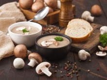 “Très facile et toujours réussi” : ce velouté de champignons noté 5/5 par nos lecteurs est un délice, voici la recette !