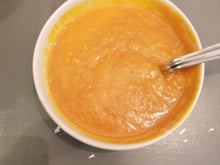 Soupe de potiron aux éclats de châtaignes