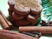 Cookies au gingembre quatre-épices et pigons de pin