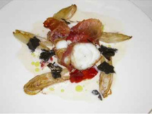 Lotte, un tronçon meunière en robe de jambon cru, feuille de romaine, une sauce créme à la truffe