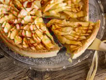 Comment réaliser une tarte aux pommes sans beurre et sans gluten ? Une diététicienne livre sa recette