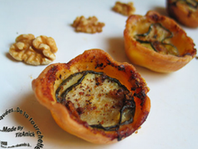 Tartelettes apéritives concombre, roquefort, huile de noix et paprika