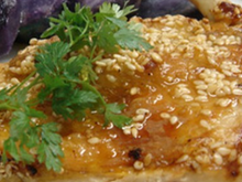 Filet de Pintade fermière des Landes grillé aux graines de sésame aux pommes vitelotte