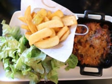 Andouillettes de Troyes au gratin de Chaource