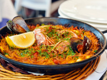 “Servez le plat au milieu de la table et partagez ” : Pour changer de la paella, Laurent Mariotte partage la recette de la fideua espagnole !